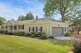 949 General Beauregard Dr in Virginia Beach, VA - Building Photo - Building Photo