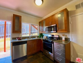 603 Tularosa Dr in Los Angeles, CA - Building Photo - Building Photo