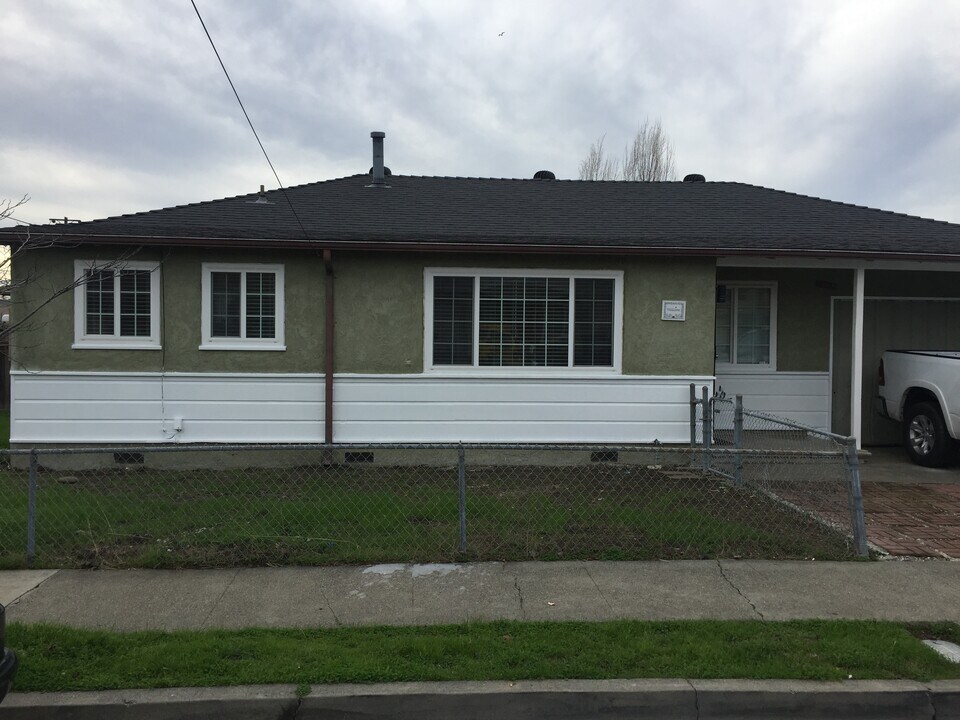 27963 Ingram Pl in Hayward, CA - Building Photo