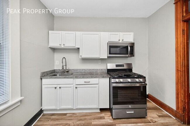 2339 Rohs St-Unit -2 in Cincinnati, OH - Building Photo - Building Photo