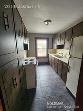 1235 Gladstone Ave in Windsor, ON - Building Photo - Building Photo