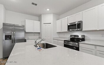 3956 Mid Century St in Jacksonville, FL - Building Photo - Building Photo