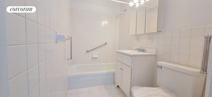 401 2nd Ave in New York, NY - Building Photo - Building Photo