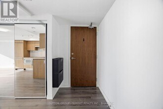 70 Queens Wharf Rd in Toronto, ON - Building Photo - Building Photo