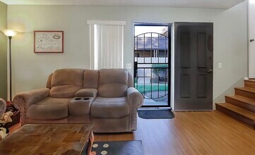 2121 E Grand Ave in Escondido, CA - Building Photo - Building Photo