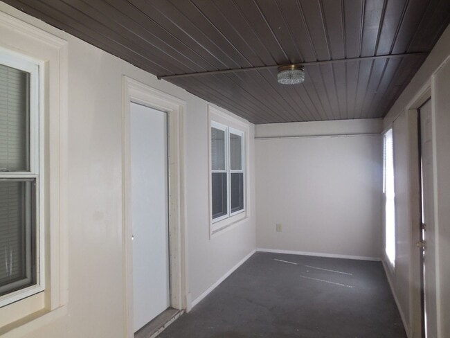 135 Lincoln Ave in East Alton, IL - Building Photo - Building Photo