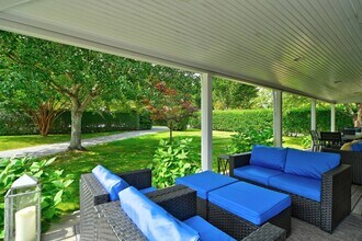 15 Buell Ln in East Hampton, NY - Foto de edificio - Building Photo