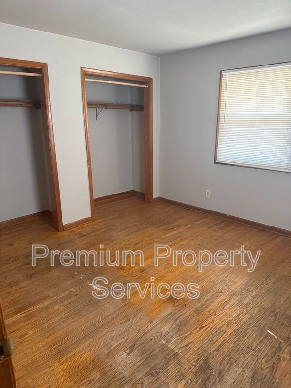 property at 3120 Prial Ave