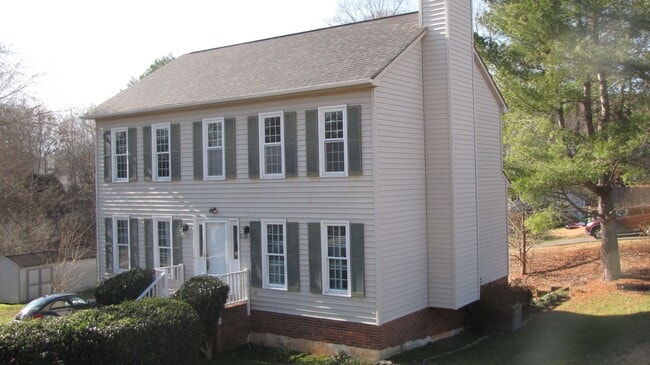 2500 Newington Ct in Clemmons, NC - Building Photo - Building Photo