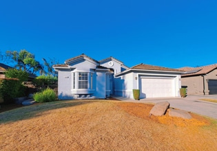 5597 W Decatur Ave in Fresno, CA - Building Photo - Building Photo