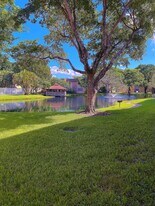 5170 SW 40th Ave, Unit 4E in Fort Lauderdale, FL - Building Photo