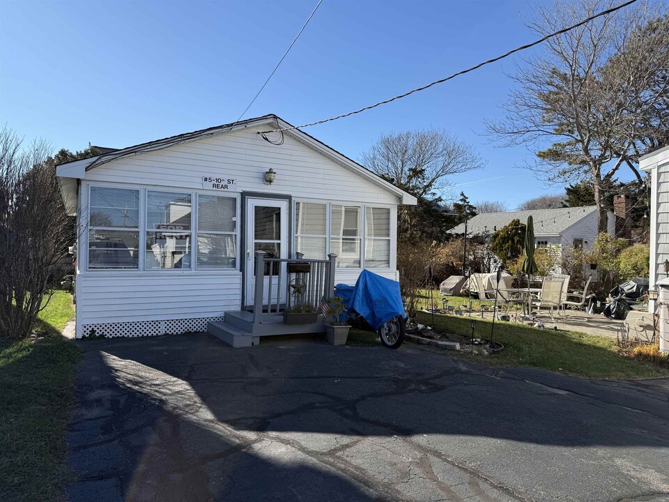 5 10th St in Hampton, NH - Building Photo