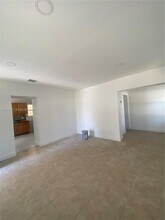 894 NW 108th St in Miami, FL - Building Photo - Building Photo
