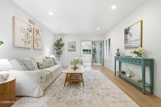 15103 Village 15 in Camarillo, CA - Building Photo - Building Photo