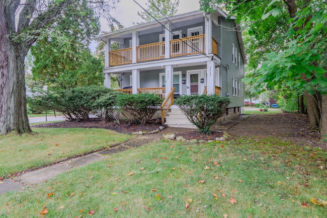 3239 Clague Rd