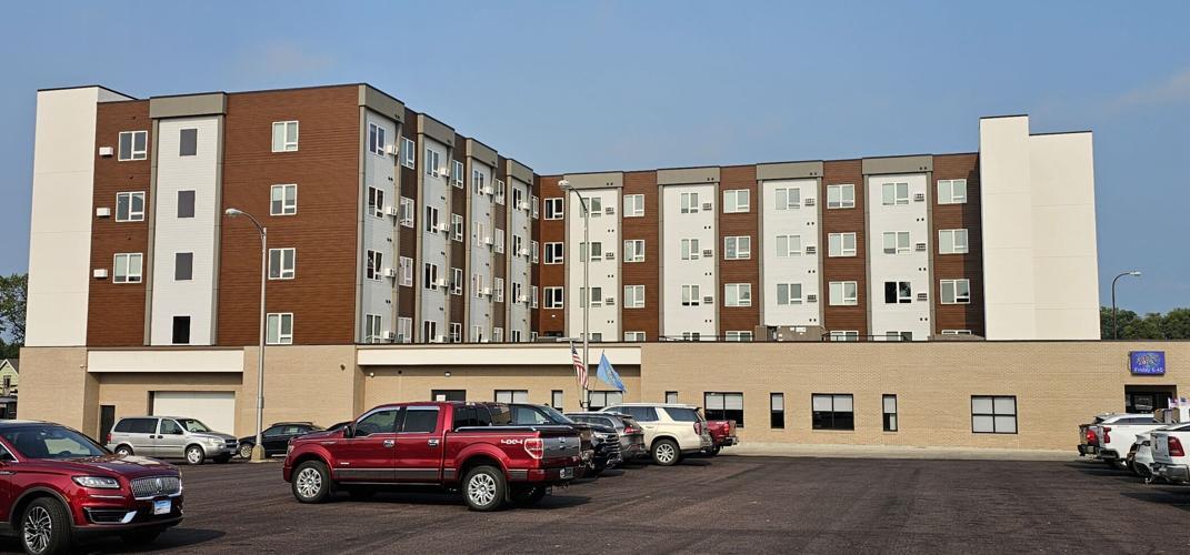 Generations on 1st in Watertown, SD - Foto de edificio