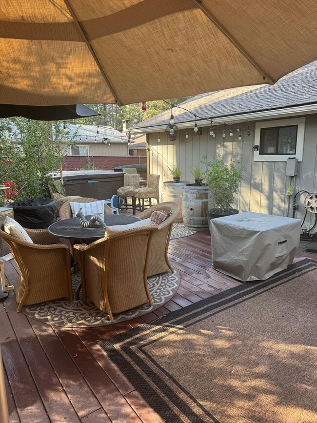 2319 California Ave in South Lake Tahoe, CA - Building Photo - Building Photo