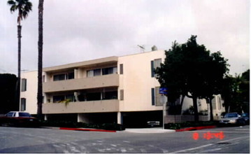 The Villa in Santa Monica, CA - Building Photo - Building Photo