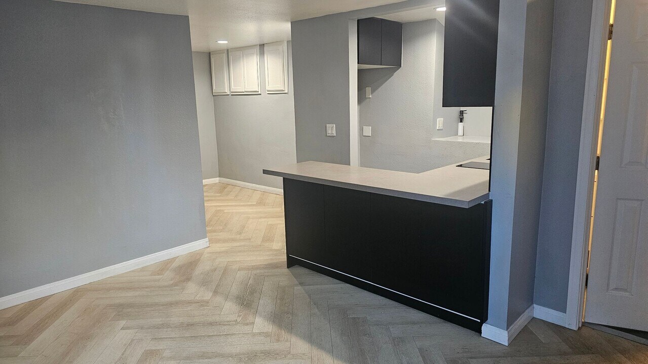 11127 Sunshine Terrace in Los Angeles, CA - Building Photo