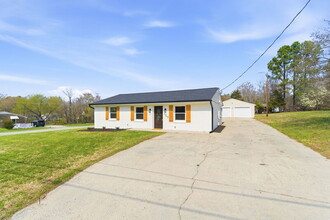 159 Hazel Dr in Burlington, NC - Building Photo - Building Photo