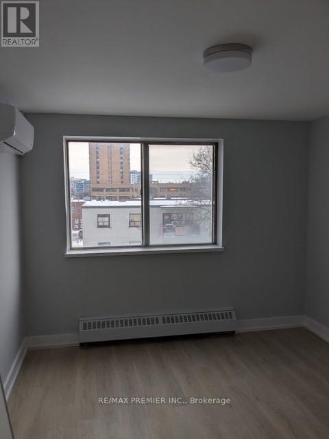 3046 Jaguar Valley Dr in Mississauga, ON - Building Photo - Building Photo