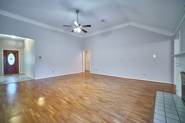 property at 5022 Moss Run Dr