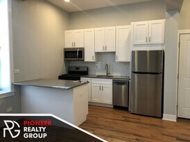 356 W Dickens Ave, Unit 3 in Chicago, IL - Building Photo