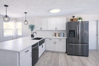 2563 S Peninsula Dr in Daytona Beach, FL - Building Photo - Building Photo