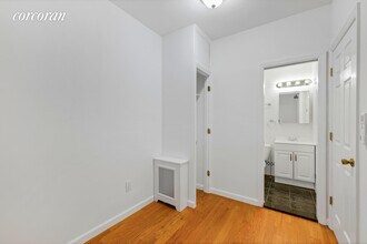 92 W Houston St-Unit -: 1 in New York, NY - Building Photo - Building Photo
