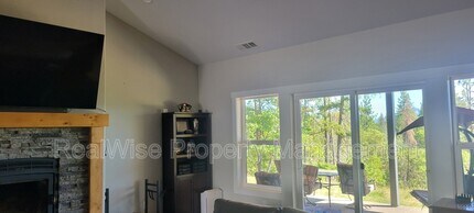 235 Needlewood Dr in Grants Pass, OR - Building Photo - Building Photo
