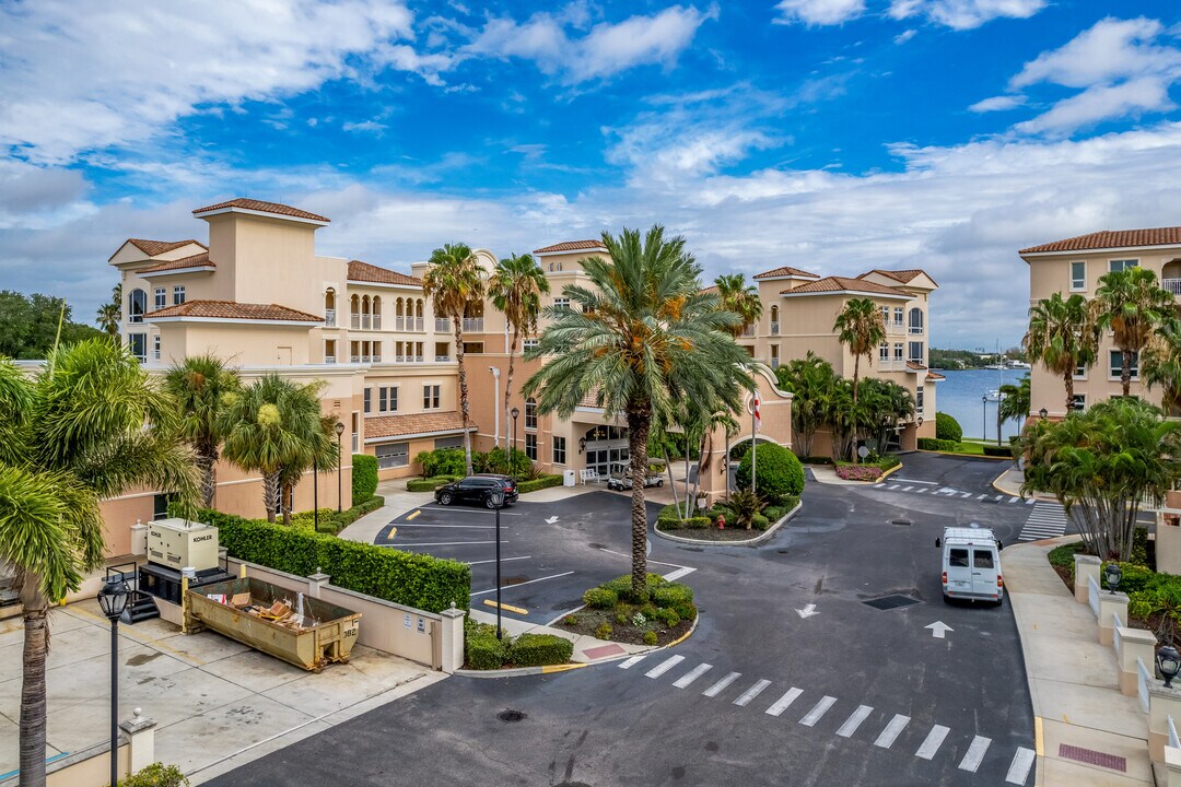 Westminster Shores in St. Petersburg, FL - Building Photo