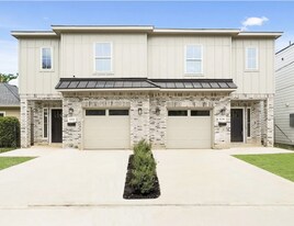 8131 Woodward St in Houston, TX - Building Photo