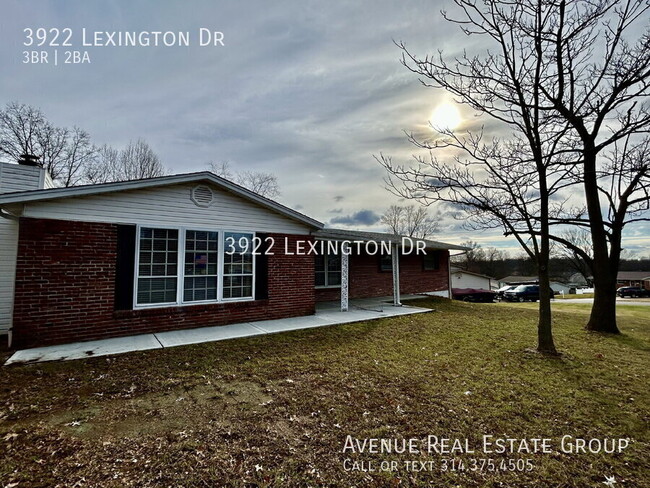 property at 3922 Lexington Dr