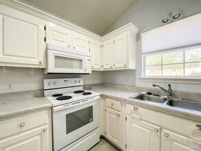 5917 N Bay Point Dr in Pensacola, FL - Building Photo - Building Photo