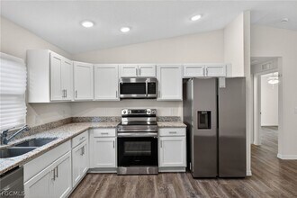 6056 Pecan Cir in La Belle, FL - Building Photo - Building Photo