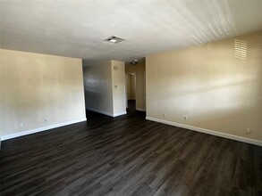 820 State Ave-Unit -4 in Holly Hill, FL - Building Photo - Building Photo