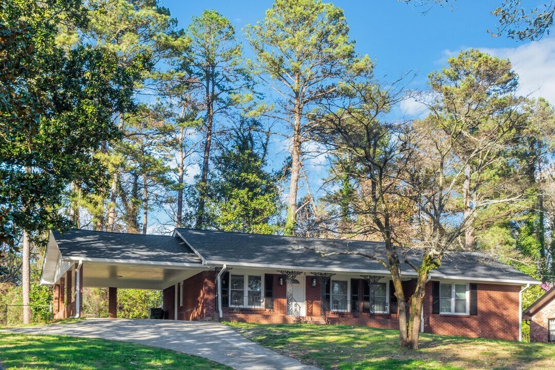 3367 Benjamin E Mays Dr SW in Atlanta, GA - Building Photo