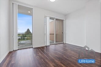 Hollywood 12 in Portland, OR - Foto de edificio - Building Photo