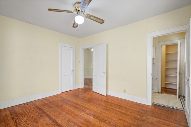 property at 401 W Clay St