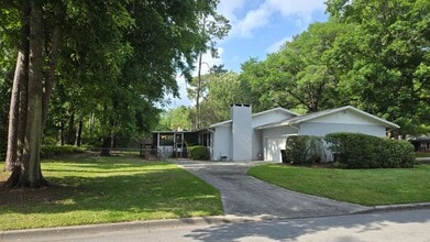 2418 NW 63rd Terrace in Gainesville, FL - Building Photo - Building Photo