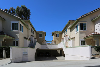 Juniper Gardens in San Diego, CA - Building Photo - Building Photo