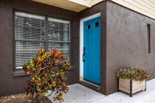 960 Highland St in Sarasota, FL - Building Photo