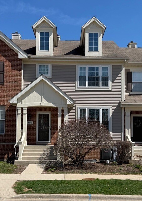 309 Bradbury Ln in Bartlett, IL - Building Photo