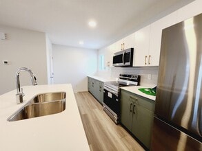 1182 Aster Blvd in Edmonton, AB - Building Photo - Building Photo