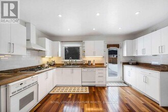 1 Park Brook Pl in Markham, ON - Building Photo - Building Photo