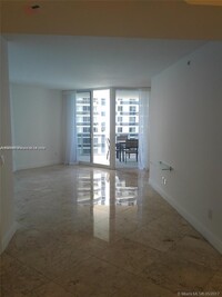 4775 Collins Ave, Unit 2208 in Miami, FL - Building Photo - Building Photo