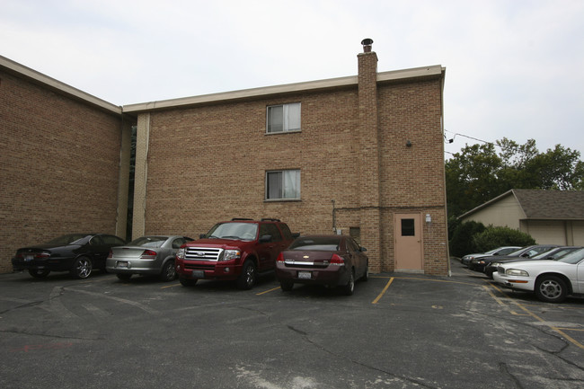 8280-8290 Roosevelt Rd in Forest Park, IL - Building Photo - Building Photo