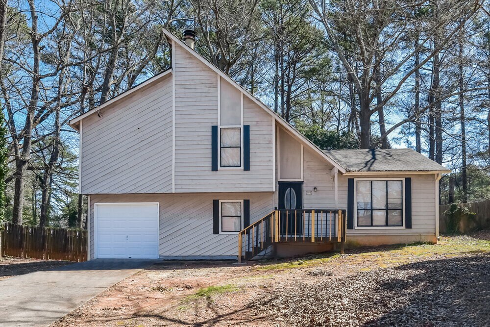 1115 Forest Path in Stone Mountain, GA - Building Photo