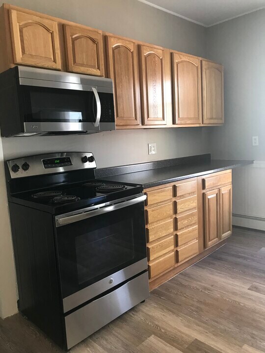 245 Rantoul St in Beverly, MA - Building Photo