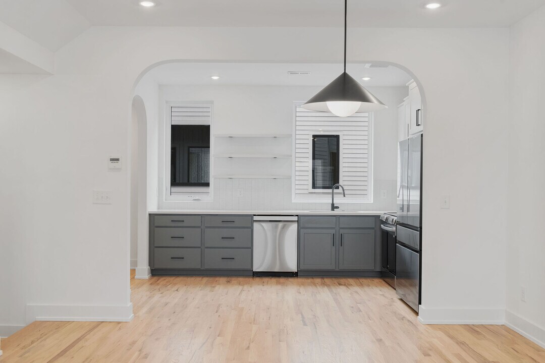 1100 Sunnymeade Dr in Nashville, TN - Building Photo